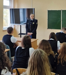 Судебные исполнители проводят лекции по правовому просвещению учащихся