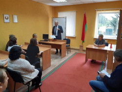 Александр Бачило провел Единый день информирования в Слуцком районе