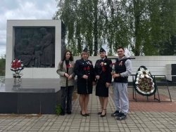 Сотрудники территориальных отделов принудительного исполнения почтили память героев Великой Отечественной войны