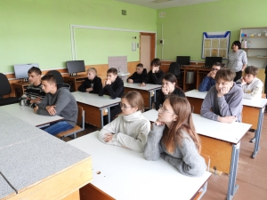 В рамках проекта «Право знать» состоялась встреча представителей главного управления юстиции Миноблисполкома с учащимися 7-9 классов ГУО &quot;Семковская базовая школа Логойского района&quot;.
