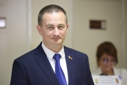 Высокой награды удостоен Председатель Минского облисполкома Александр Турчин - Ордена Отечества III степени.